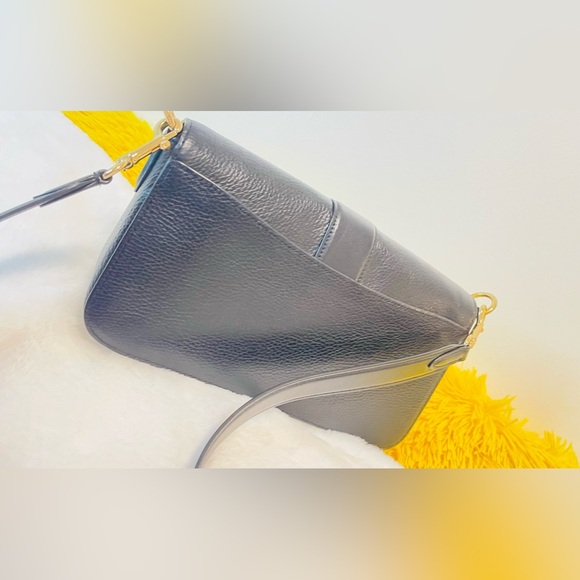 Coach Elegant Black Leather Women's Bag Crossbody - Picture 5 of 11